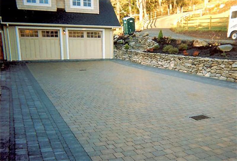 Private paver driveway with drainage system